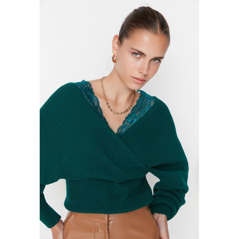 NWT Trendyol Women Regular Cache-coeur Knitwear Sweater